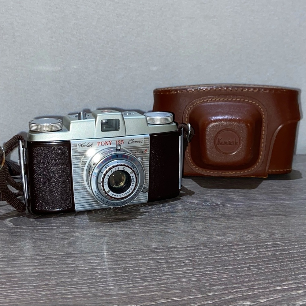VINTAGE KODAK Pony 135 Model C Camera & Leather Case